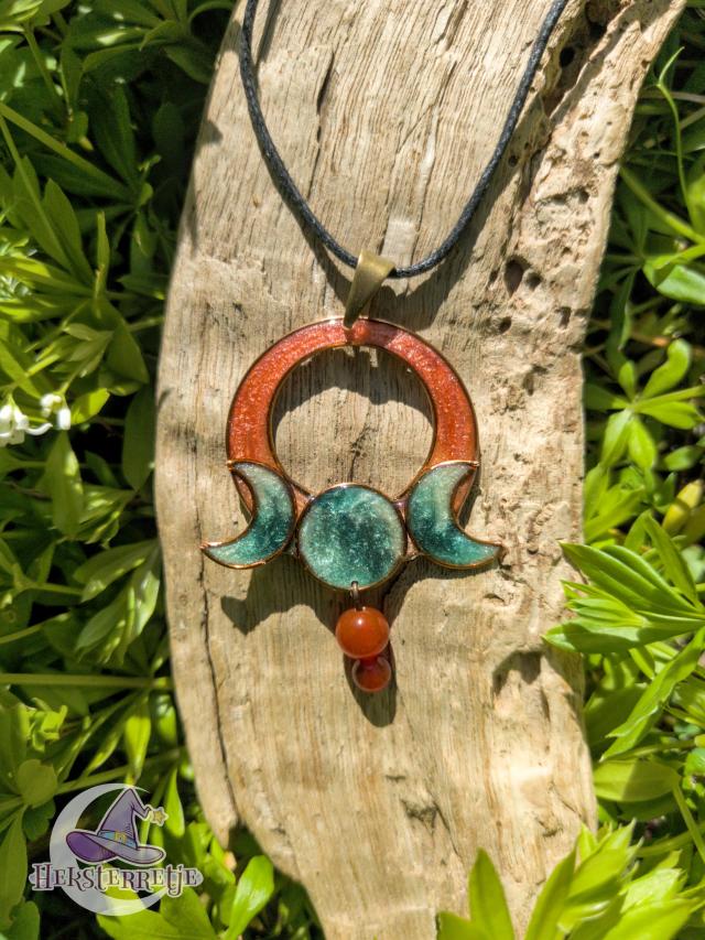 Magische triple moon ketting met edelsteen