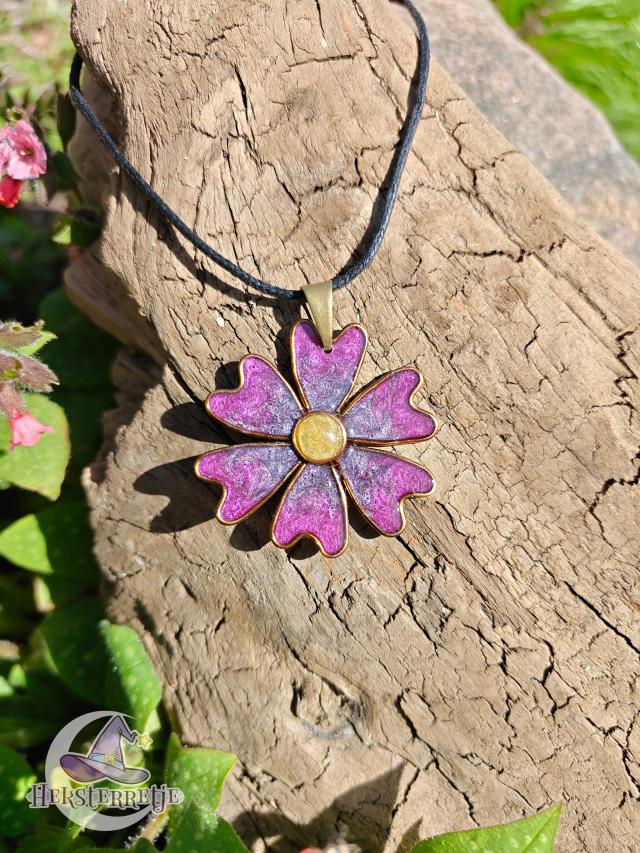 Sierlijke bloem ketting